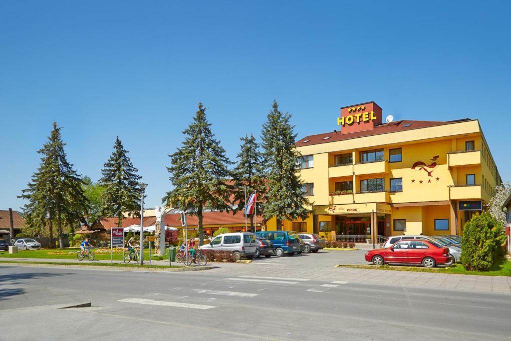 Hotel Picok Ðurđevac Dış mekan fotoğraf