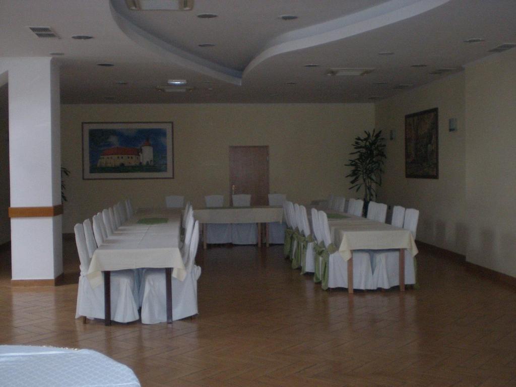Hotel Picok Ðurđevac Dış mekan fotoğraf
