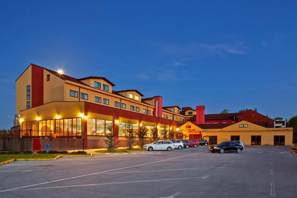Hotel Picok Ðurđevac Dış mekan fotoğraf
